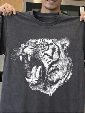 Men's Short-Sleeve Tiger Graphic Tee - Pepper